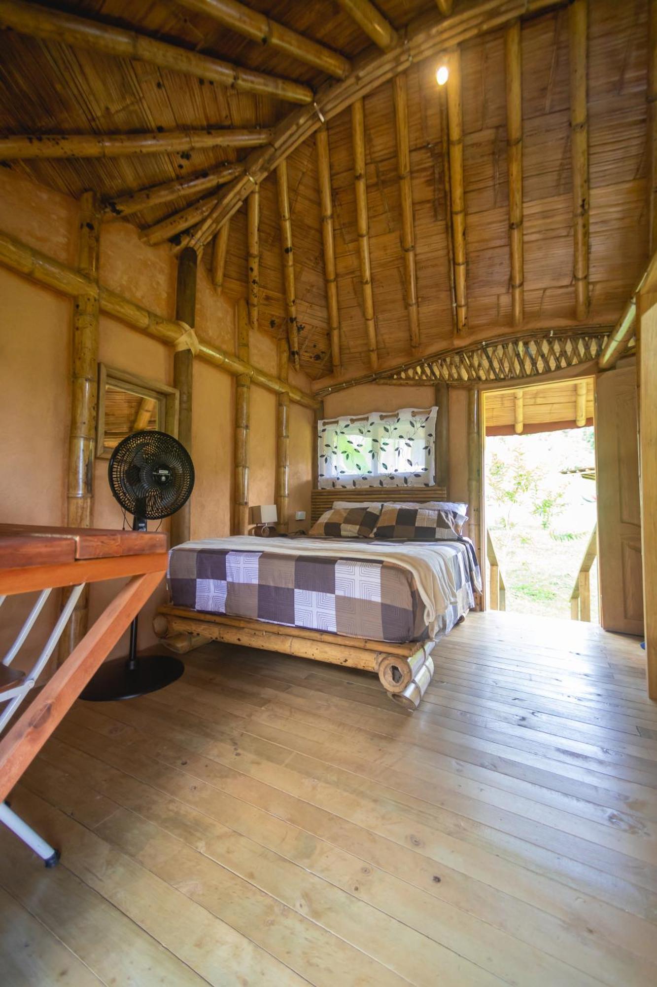 La Perla Negra - Black Pearl Eco Hostel Сан Рафаел Екстериор снимка